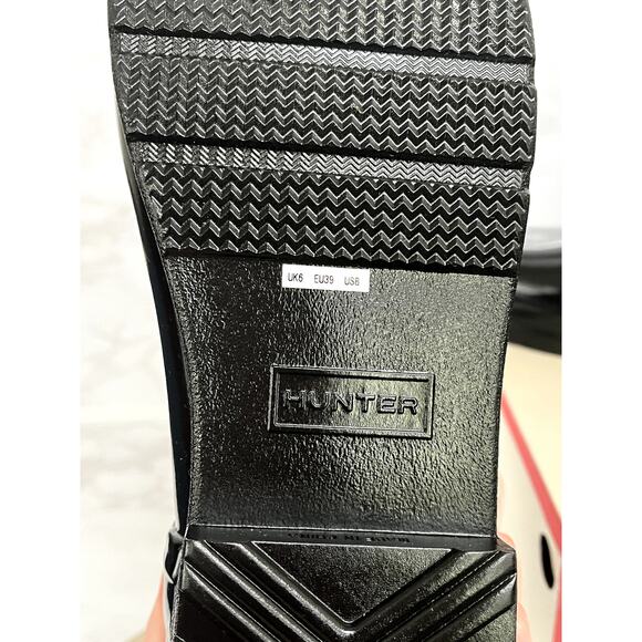 Hunter Refined Gloss Quilt Chelsea boots in black, size 8 - Picture 8 of 13